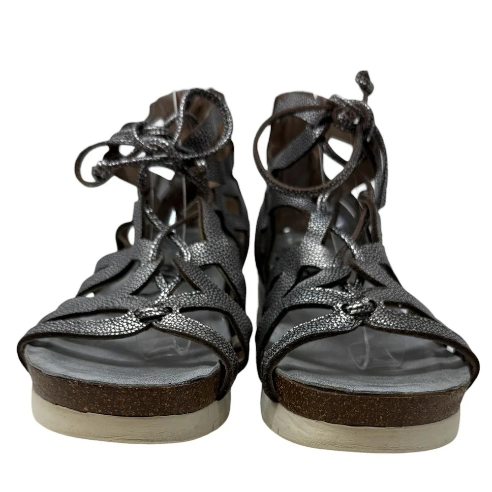 OTBT Women's‎ Escapade Gladiator Silver Leather Sandals Gladiator 8.5